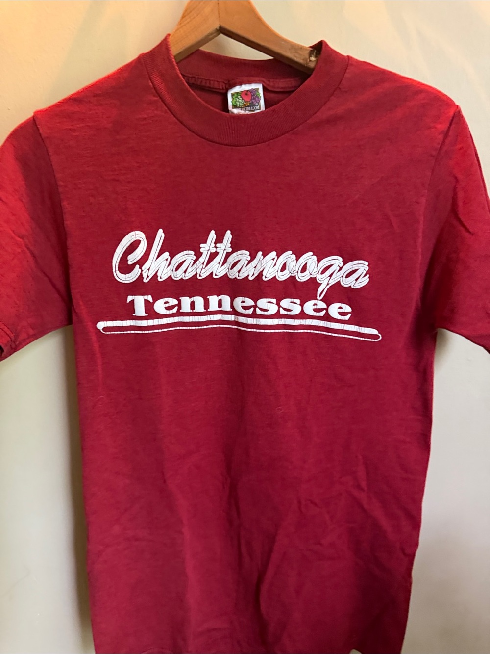 Fruit of the Loom Red Chattanooga Tennessee Chest Script Tee